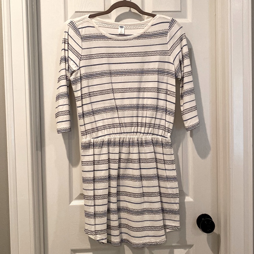 Mini dress with sleeves